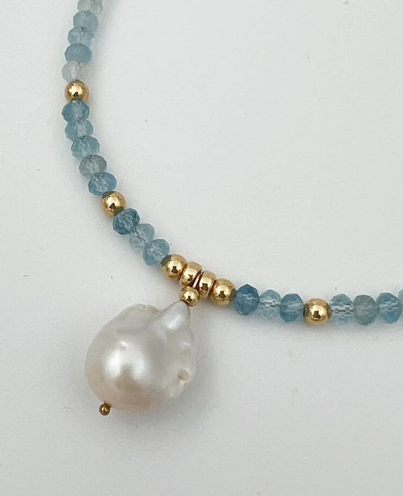 Collier aigue-marine perle baroque golf filled