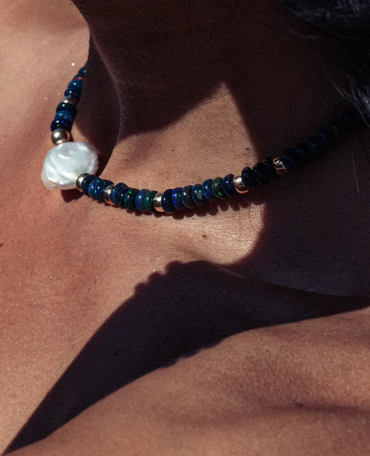 Collier opale noire d'Australie, keishi et gold filled